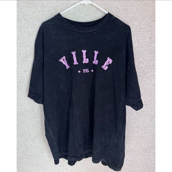 The Ville Philly unique dark grey distressed tshirt with lilac logo size XL - Picture 1 of 5